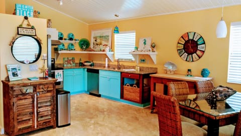 House (3 Bedrooms) | Private kitchen | Fridge, microwave, oven, stovetop