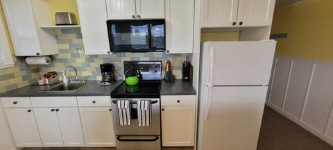 Lighthouse Suite – Ocean Front View | Private kitchen | Microwave, oven, stovetop, coffee/tea maker