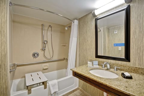 Room, 1 King Bed, Accessible, Non Smoking | Bathroom | Combined shower/tub, free toiletries, hair dryer, towels