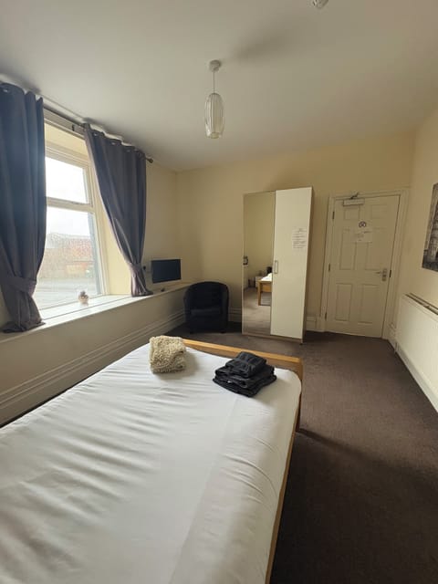 Standard Single Room | Free WiFi, bed sheets