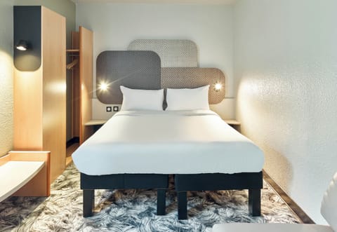 Double Room, Non Smoking | 1 bedroom, premium bedding, pillowtop beds, in-room safe