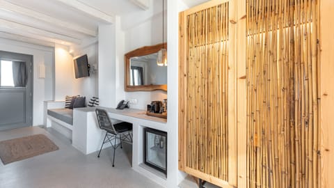 Premium bedding, minibar, in-room safe, desk