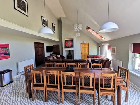 Open plan living with seating for 12