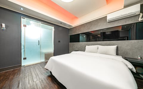 Room (VIP (2PC OTT)) | 1 bedroom, free WiFi, bed sheets