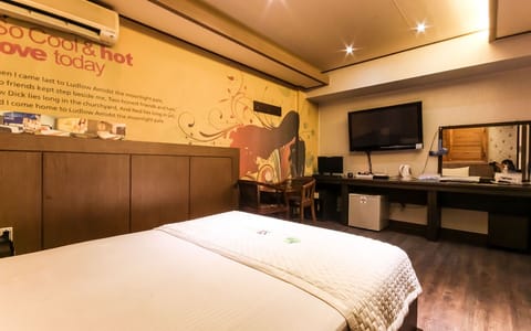 Room (Special Room B) | 1 bedroom, free WiFi, bed sheets