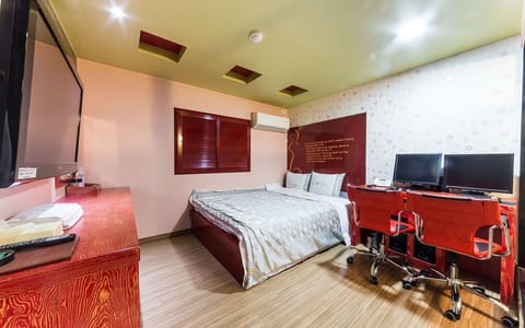 Room (Couple PC) | 1 bedroom, free WiFi, bed sheets