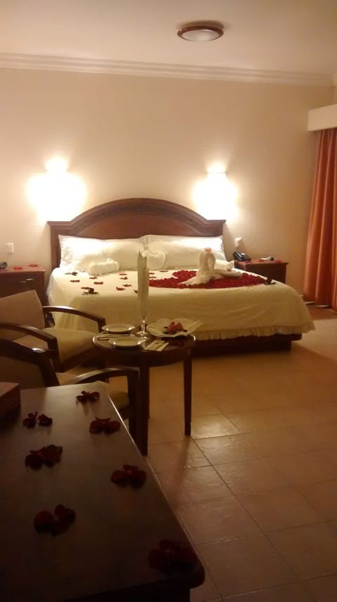 In-room safe, iron/ironing board, free WiFi, bed sheets