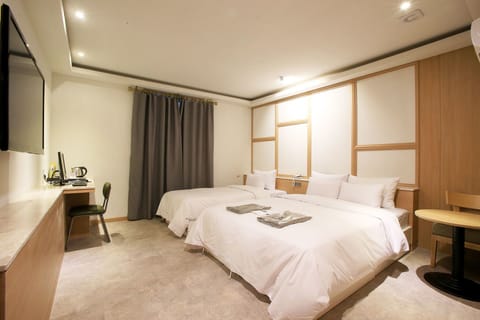 Room (Deluxe Twin (OTT PC)) | 1 bedroom, free WiFi, bed sheets