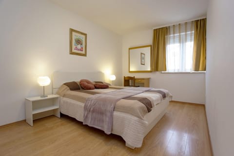 Comfort Apartment, 2 Bedrooms, Balcony | Free WiFi, bed sheets