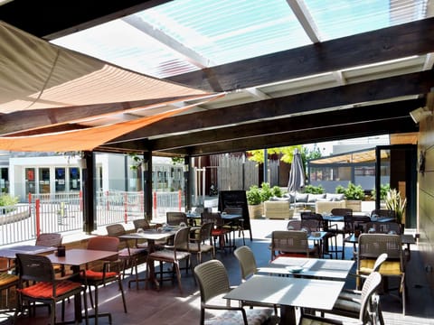 Breakfast, lunch, dinner served; local cuisine 