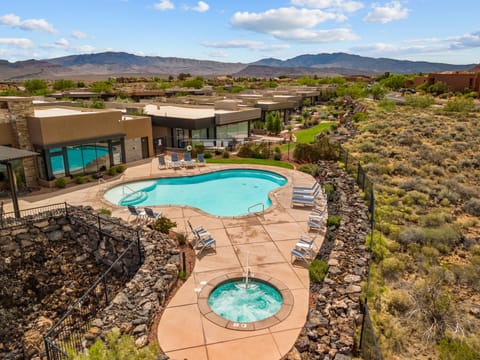 House, 4 Bedrooms | Pool | Outdoor pool