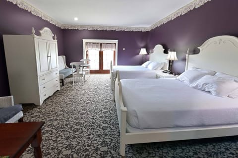 Classic Double Room | Premium bedding, in-room safe, desk, iron/ironing board