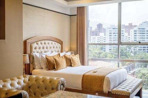 Executive Room | Egyptian cotton sheets, premium bedding, down comforters