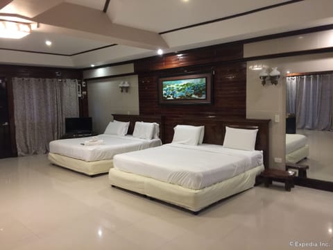 Exclusive Studio Suite | Rollaway beds, bed sheets