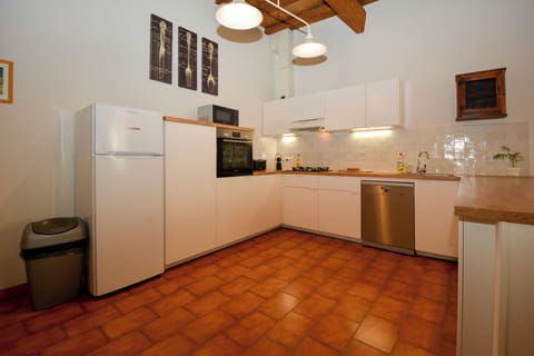 Open equipped kitchen
