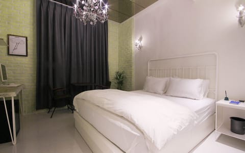 Room (Deluxe room) | 1 bedroom, free WiFi, bed sheets