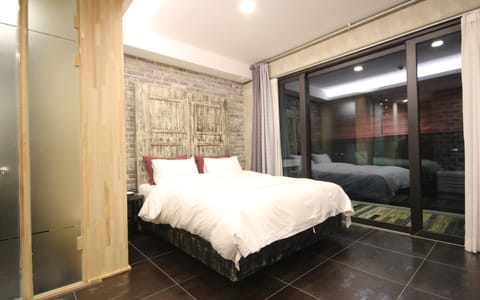 Room (VIP with Parking - Best View (Latex M) | 1 bedroom, minibar, free WiFi, bed sheets
