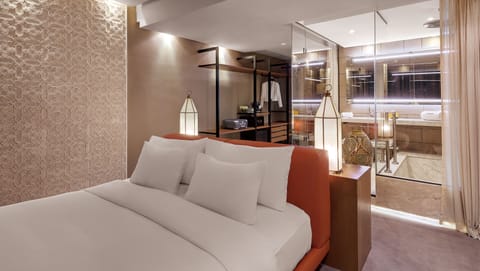 Superior Suite | Egyptian cotton sheets, pillowtop beds, minibar, in-room safe