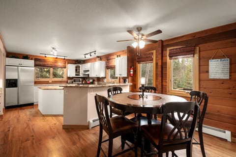 Dining area in kitchen