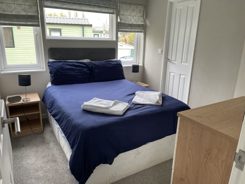 Cabin | 2 bedrooms, iron/ironing board, free WiFi, bed sheets