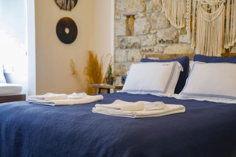 Traditional Studio Suite, 1 Double Bed, Non Smoking, City View | Egyptian cotton sheets, premium bedding, Tempur-Pedic beds, minibar