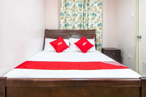 Standard Double Room | Free WiFi, bed sheets