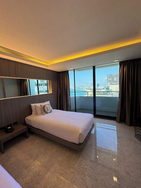 Ocean Twin Room | Premium bedding, pillowtop beds, free minibar items, desk