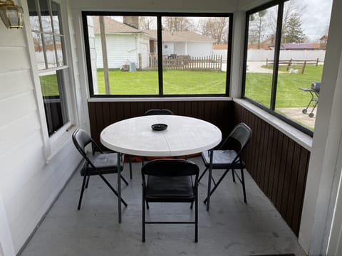 Screened in porch 