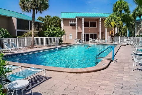 Condo (White Sands Walk to Siesta Beach) | Exterior