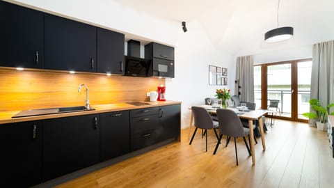 Apartment (20 D) | Private kitchenette | Fridge, stovetop, electric kettle, cookware/dishes/utensils