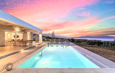 Pool. Vista Mare Villa | HotelPraxis Group