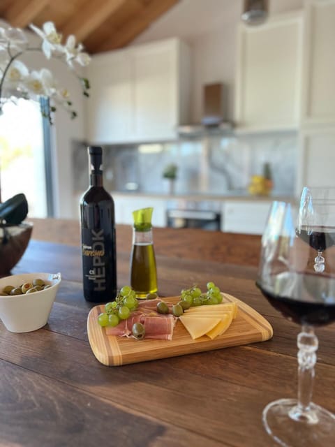 Part of facilities belonging to swimming pool (little house with toilet, shower, kitchen etc)