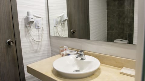 Standard Quadruple Room, Multiple Beds | Bathroom | Free toiletries, hair dryer, towels
