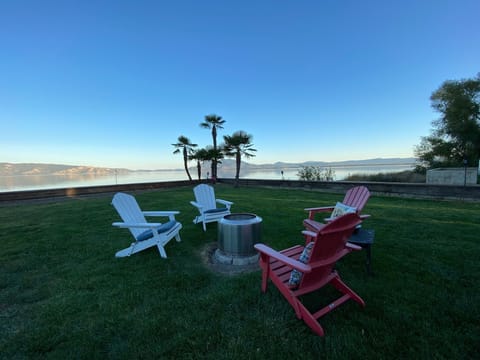 Stay warm while enjoying the lakes views!