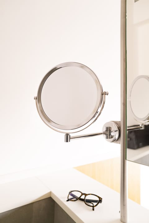 Business Double Room | Bathroom | Shower, hair dryer, towels