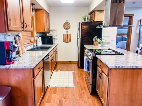 A great kitchen, stocked and ready for cooking!