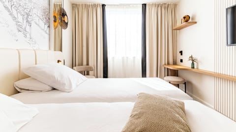 Classic Twin Room, 2 Twin Beds | In-room safe, desk, blackout drapes, soundproofing