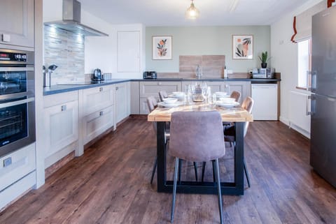 The Beacon - 3 Bedroom Cottage - Ludchurch - Narberth (24554)