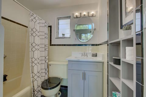 Condo (Pelican Gardens Villa) | Bathroom