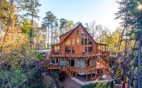 The Bears Castle- Luxury log home in Lake Lure, North Carolina