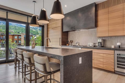 18_45_wood_rd_603W018