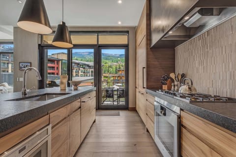 20_45_wood_rd_603W020