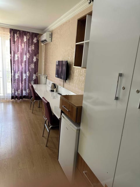 Standard Double Room | Desk, laptop workspace, free WiFi, bed sheets