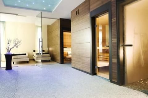 Sauna, steam room, Turkish bath, body treatments, hot stone massages