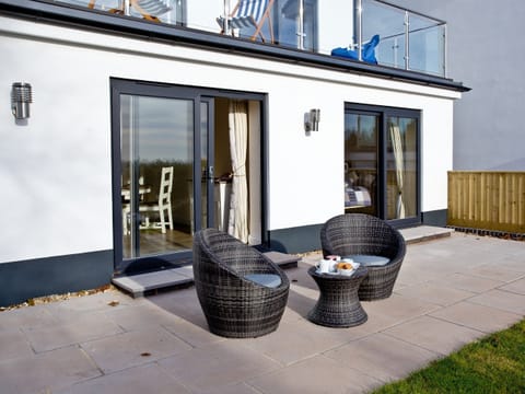 Patio | Orestone Garden Apartment - Orestone House, Teignmouth