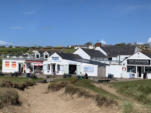 Port Eynon Amenities