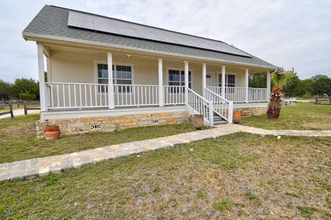 River Cottage - 3BR/2BA Front View