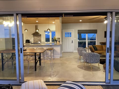 Entrance through the upper deck.