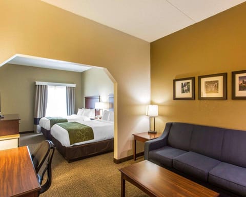 Suite, Non Smoking | 1 bedroom, premium bedding, pillowtop beds, in-room safe