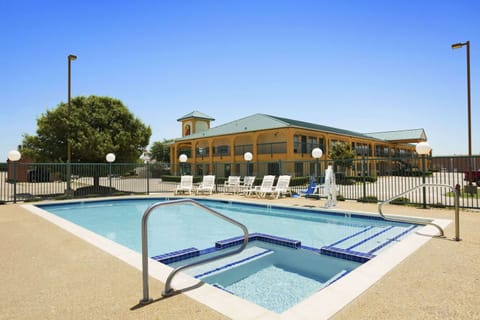 Seasonal outdoor pool, sun loungers